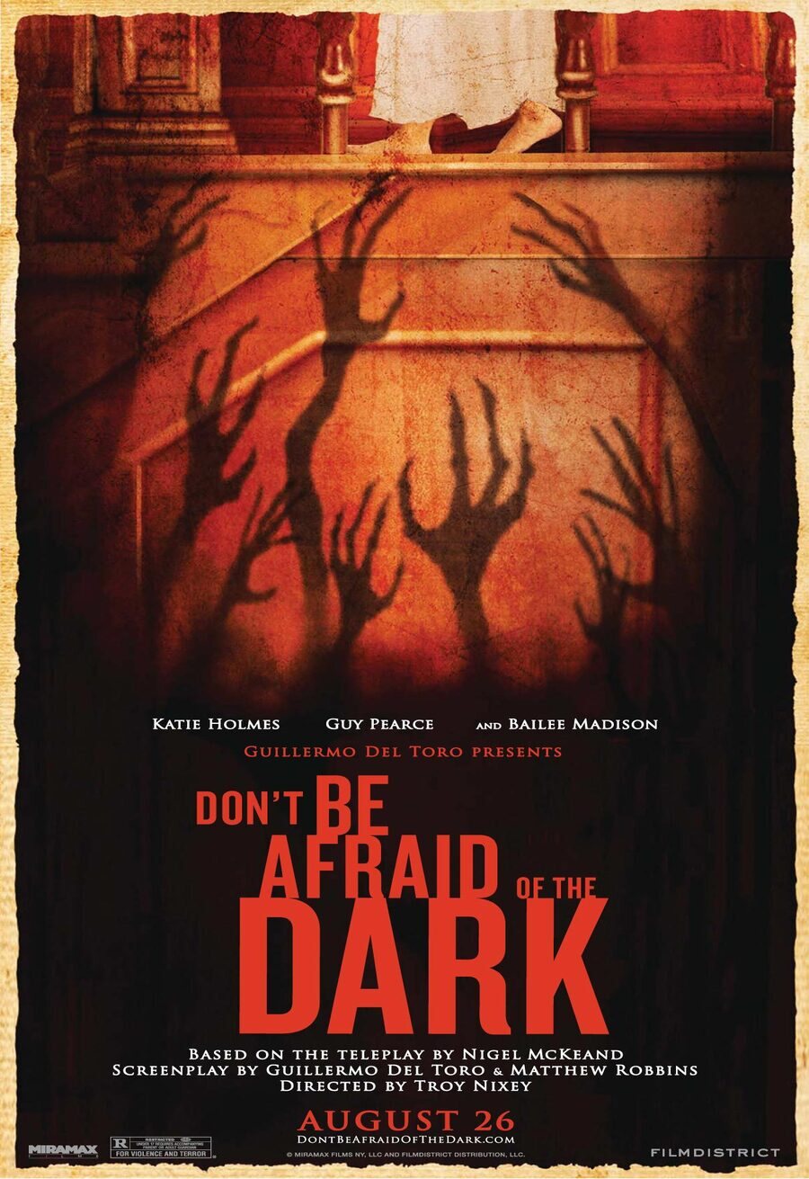 Poster of Don't be Afraid of the Dark - Estados Unidos