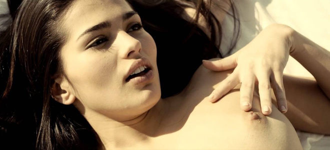 Sara Salamo naked in 'Tres 60'