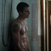 Álex González naked in 'Scorpion in Love'