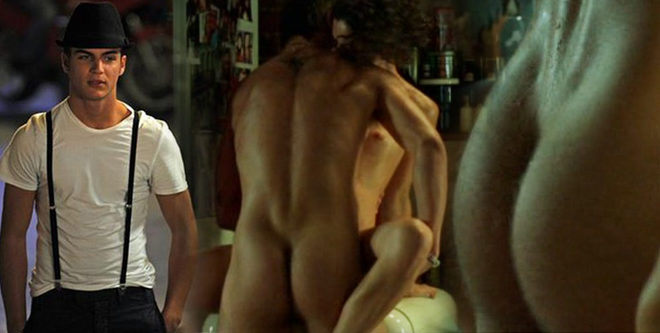 Maxi Iglesias naked in 'Sex, Party and Lies'
