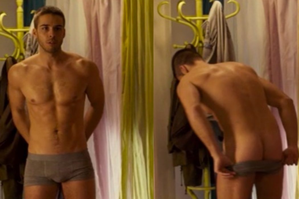 Álex Barahona naked in 'Lo contrario al amor'