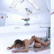 Milla Jovovich fully naked in 'Resident Evil'