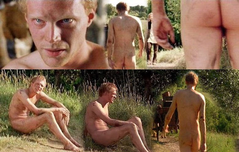 Paul Bettany totally naked in 'A Knight's Tale'