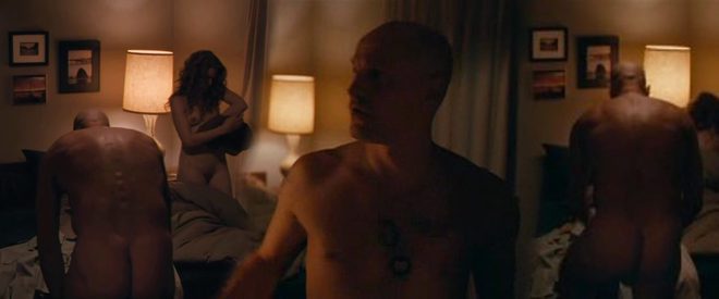 Woody Harrelson naked shows his bottom in a sex scene in 'The Messenger'