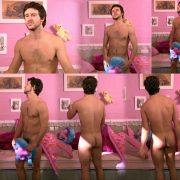 Diego Martin totally naked shows his bottom in 'Aquí no hay quién viva'