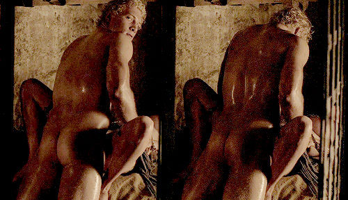 Jai Courtney naked in 'Spartacus' shows his ass