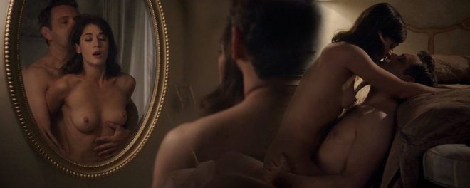 Lizzy Caplan totally naked in 'Masters of Sex' shows her boobs