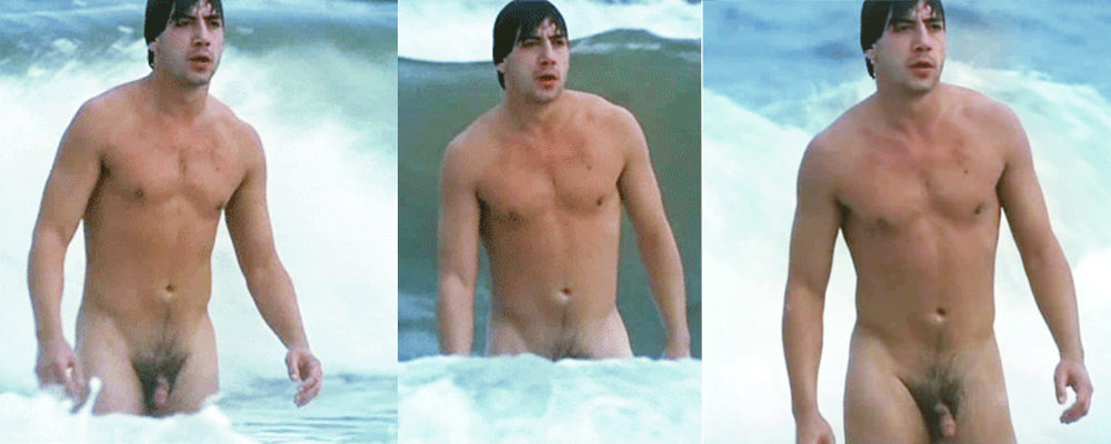 Javier Bardem shows his penis while being completely naked