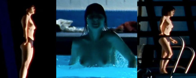Zooey Deschanel shows her boobs in 'Gigantic'