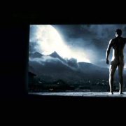 A completely naked Gerard Butler shows his ass in '300'