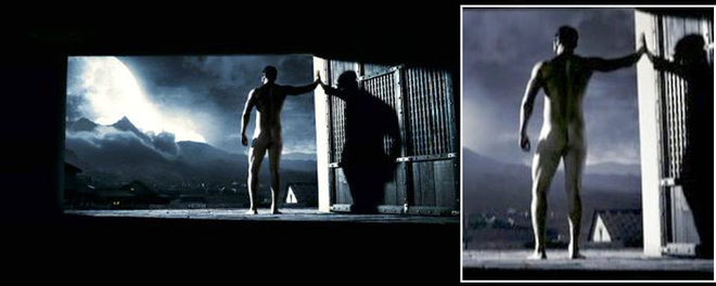 A completely naked Gerard Butler shows his ass in '300'