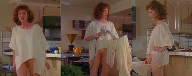 Julianne Moore gets naked and shows her vagina in 'Short Cuts'