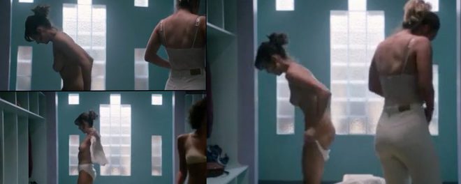 Alison Brie gets naked in a scene of 'Glow'