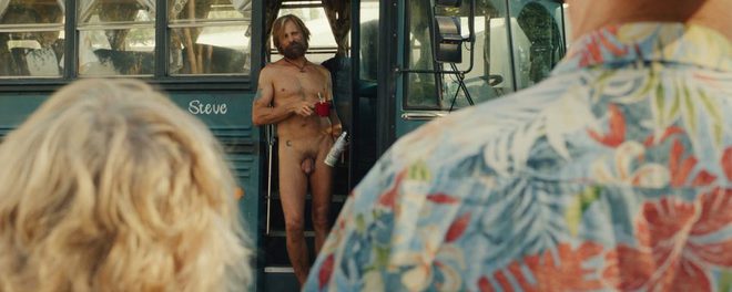 Viggo Mortensen shows his penis in 'Captain Fantastic'