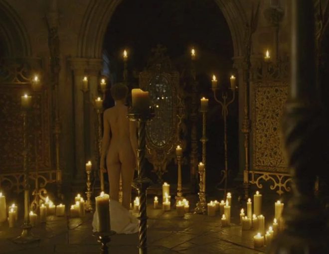 Cate Blanchett shows her butt in 'Elizabeth: The Golden Age'