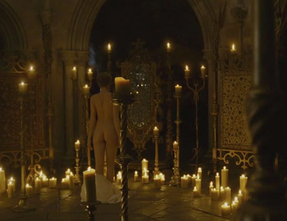 Cate Blanchett shows her butt in 'Elizabeth: The Golden Age'