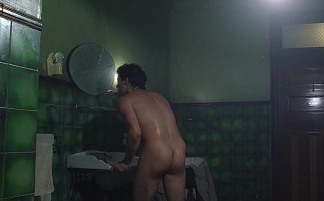 Rufus Sewell shows his butt in 'Dark City'