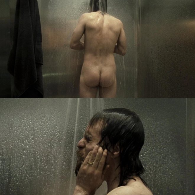 Sam Rockwell shows his butt in 'Moon'