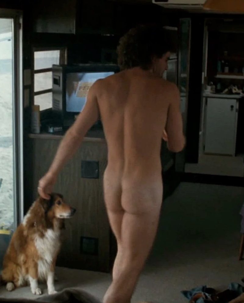 Mel Gibson shows his butt in 'Lethal Weapon'