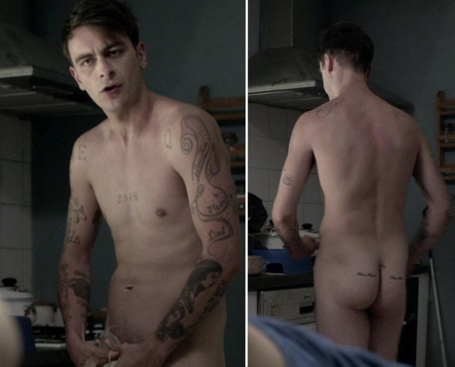Joseph Gilgun shows his butt in 'Misfits'