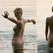 Elizabeth Debicki shows her butt in 'The Night Manager'