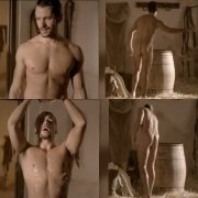 Alejandro Albarracín, naked, shows his butt in 'Tierra de lobos'