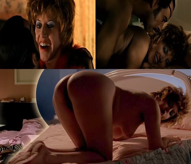 Loles León, completely naked, in 'El amante bilingüe'