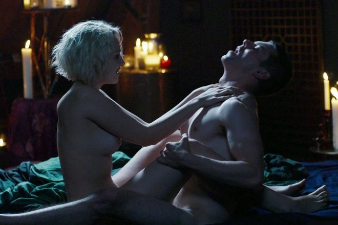 Max Riemelt  and Tuppence Middleton, sex scene in 'Sense 8'