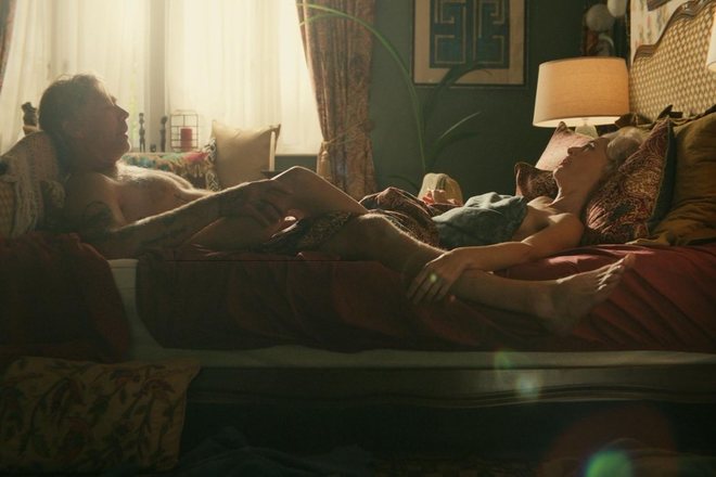 Gillian Anderson and Mikael Persbrandt, sex scene in 'Sex Education'