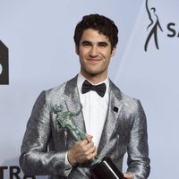Darren Criss with his 2019 SAG award