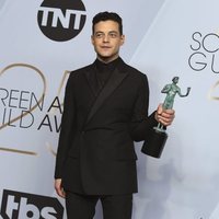 Rami Malek with his SAG award for Best Male Actor