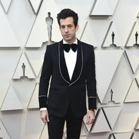 Mark Ronson on the red carpet at the 2019 Oscars