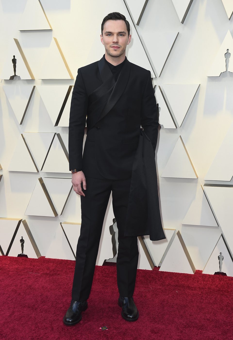 Nicholas Hoult at the Oscars 2019 red carpet