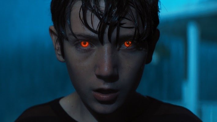 Imagen de la película BrightBurn