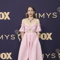 Sarah Sutherland at the Emmy 2019 red carpet