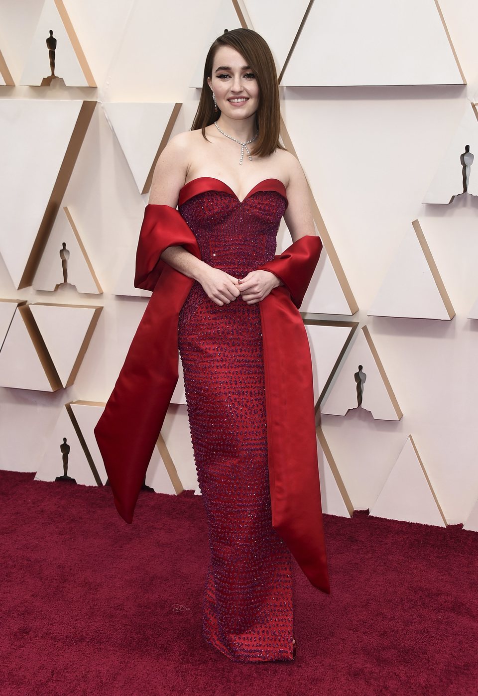 Kaitlyn Dever at the Oscar 2020 red carpet