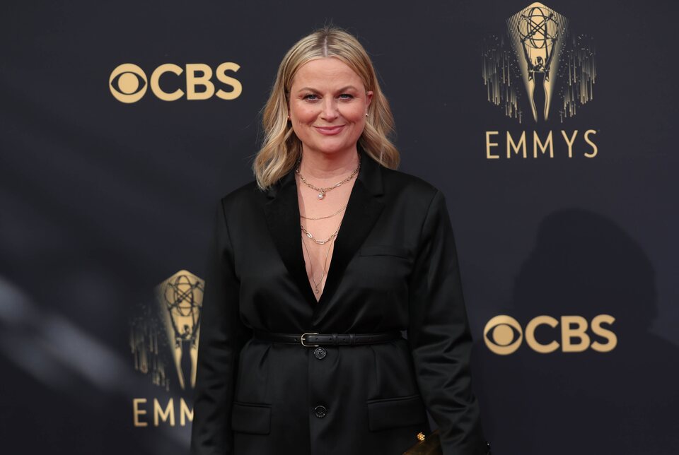 Amy Poehler at the Emmy's 2021 red carpet