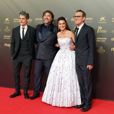 Javier Bardem, Penélope Cruz y Alberto Iglesias at the red carpet of the 36h edition of the Goya Awards