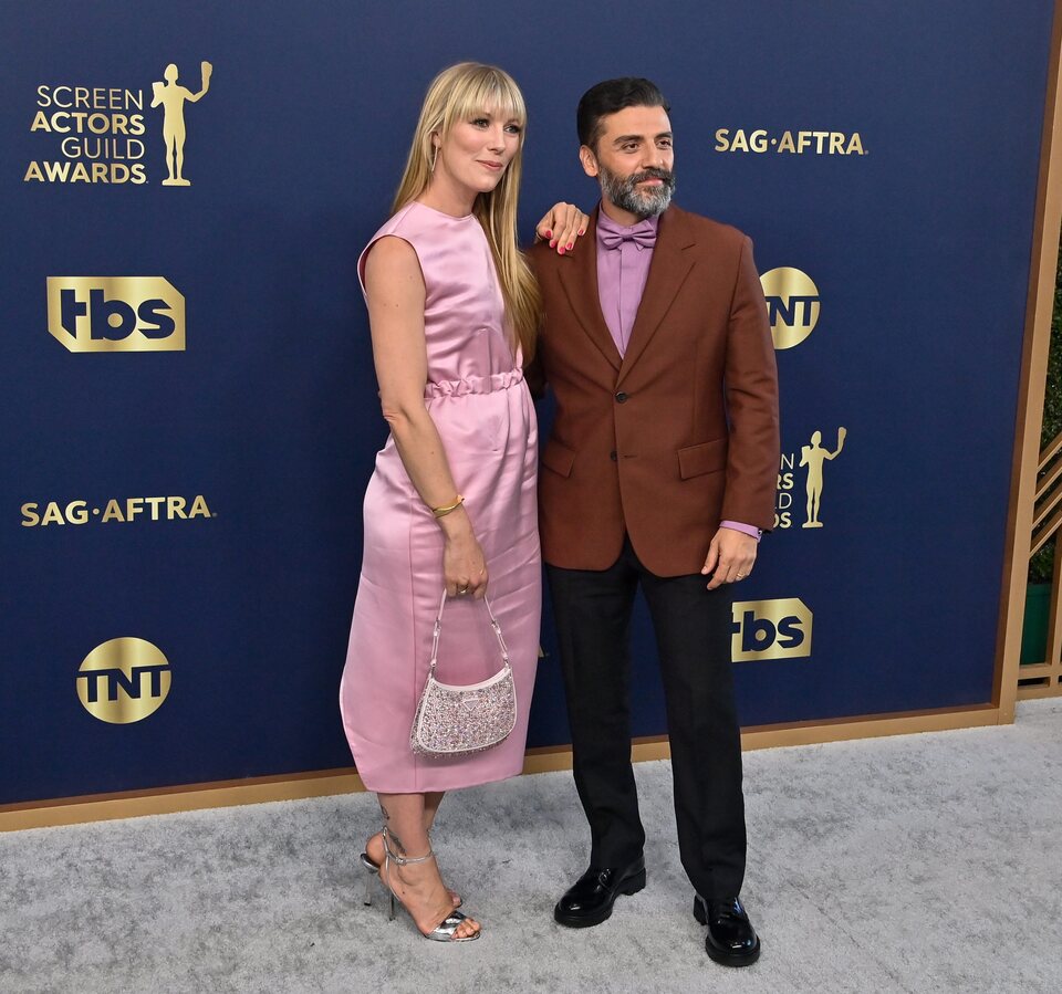 Elvira Lind and Oscar Isaac at the Screen Actors Guild Awards 2022