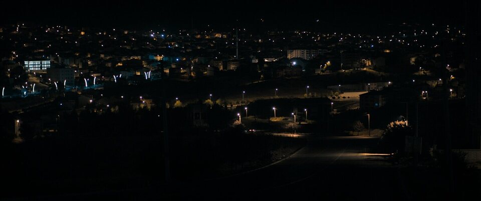 Imagen de la película Between Two Dawns