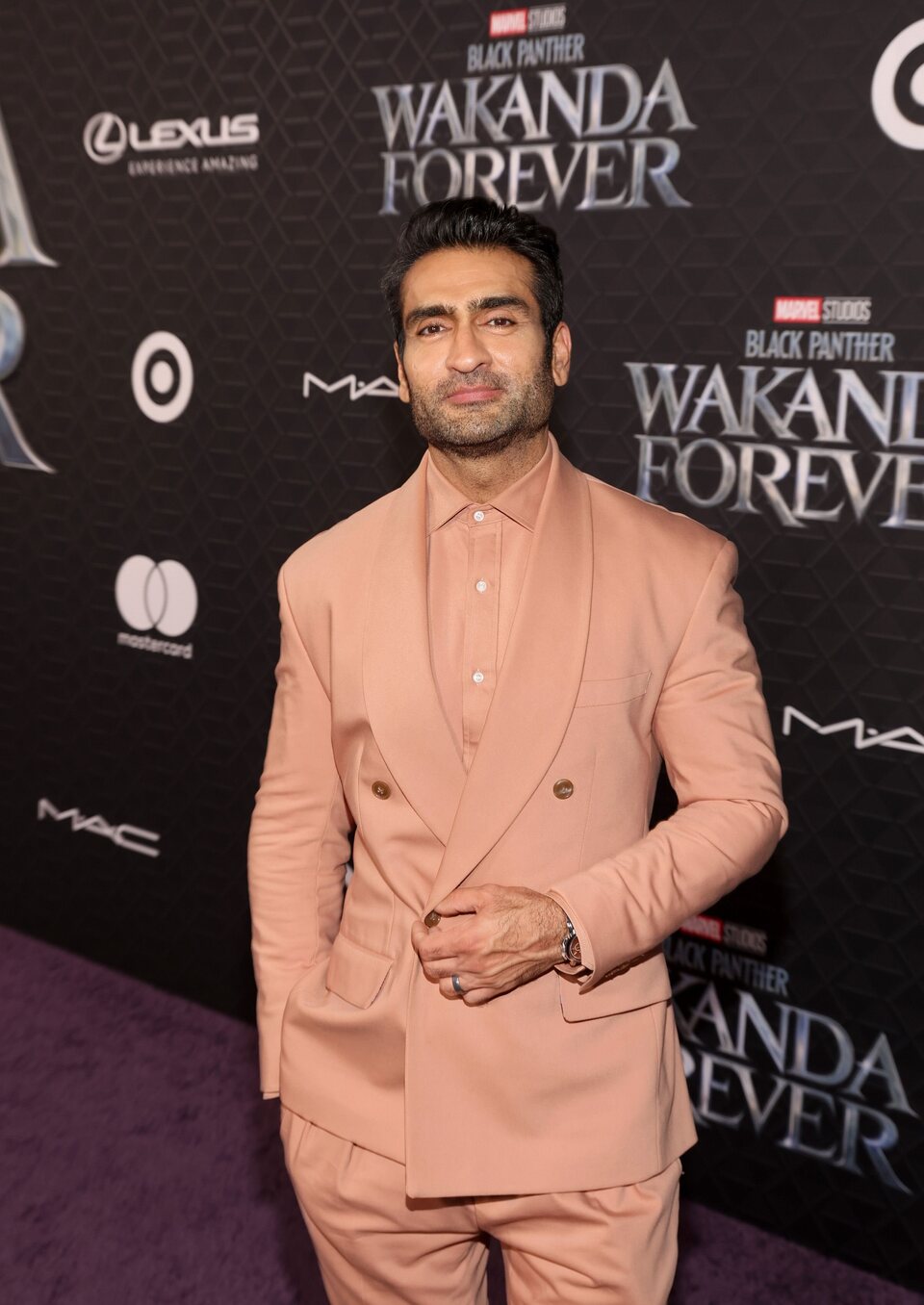 Kumail Nanjiani at the 'Black Panther: Wakanda Forever' premiere