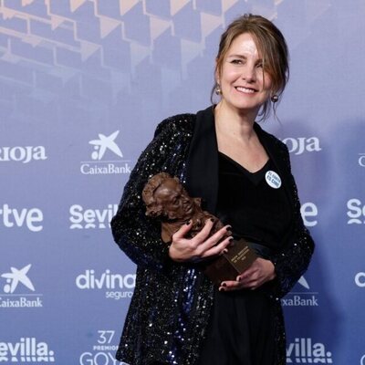 Manuela Ocón at the winner's carpet of the 2023 Goya Awards
