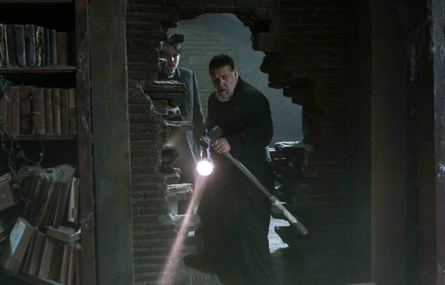 Imagen de la película The Pope's Exorcist