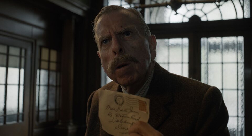 Imagen de la película Wicked Little Letters