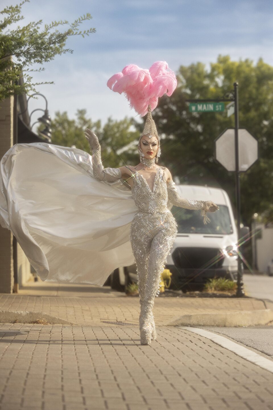Imagen de la serie We're Here