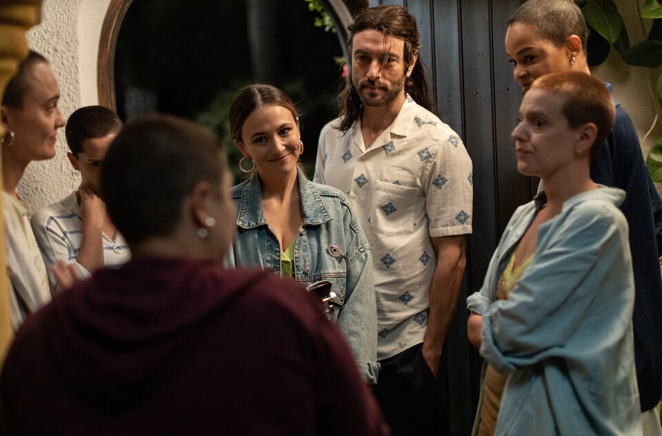 Imagen de la serie The Girls at the Back