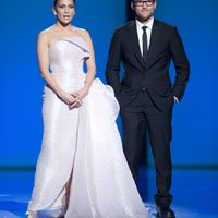 Jennifer Lopez y Sam Worthington en los Oscar 2010