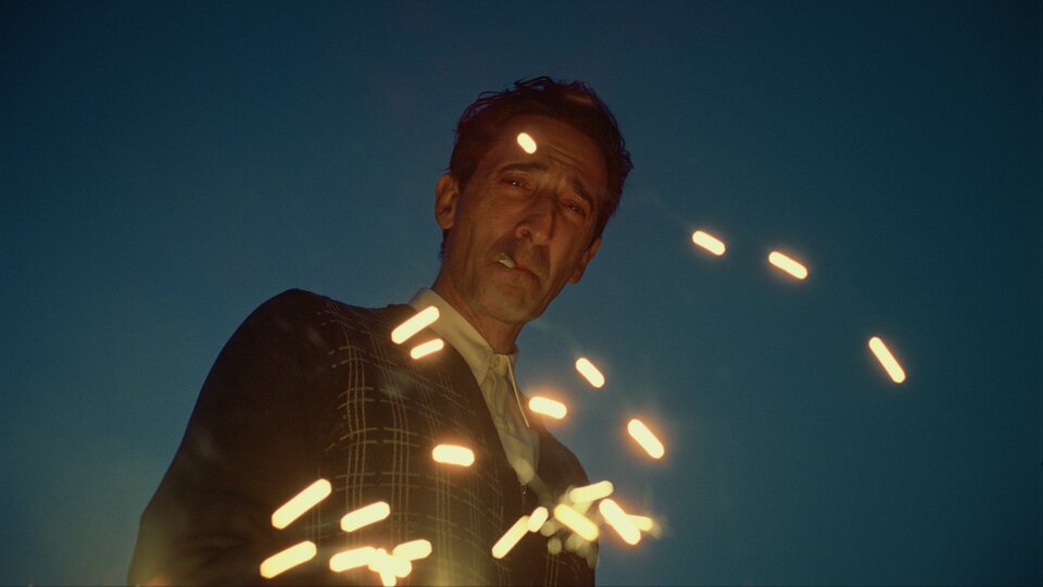 Imagen de la película The Brutalist