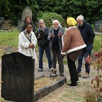 Mi única familia (Hard Truths)