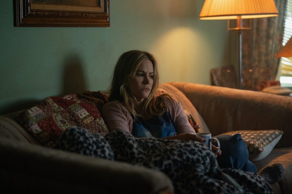 Jennifer Jason Leigh